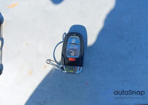 2010 Audi A5 2.0T Premium z USA, uszkodzony, nr VIN WAULFAFHXAN024659